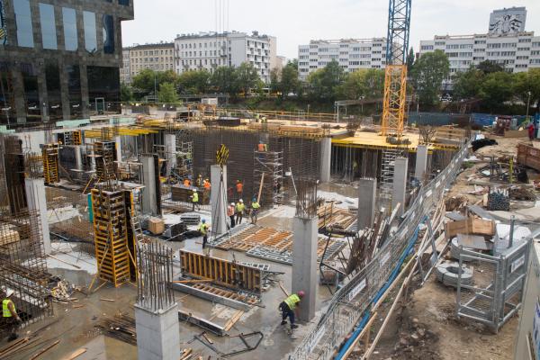 Chmielna 89 wychodzi na powierzchnię