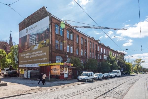 Przebudowa XIX-wiecznego budynku szpitala na centrum opieki