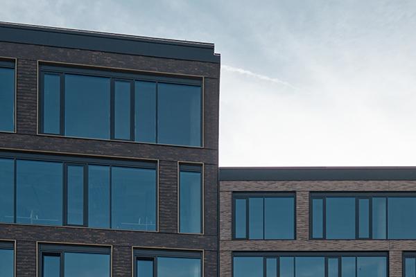 Format - biurowiec o dwóch twarzach