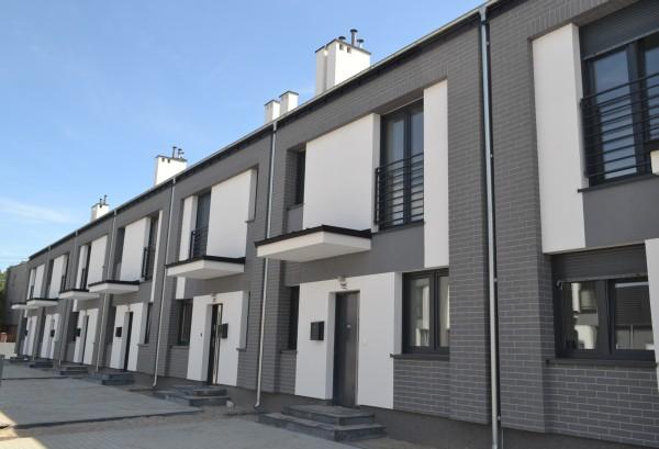 Szeregowce na osiedlu Liliowym gotowe