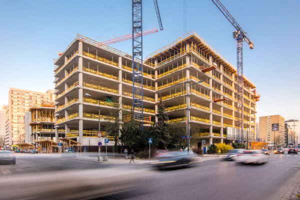 Rośnie Mennica Legacy Tower