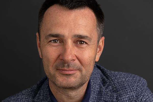 Develia odnotowała i wzrost i spadek