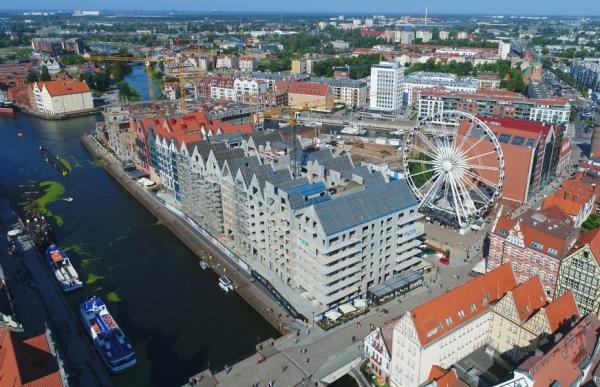 Gigantyczny Radisson w Gdańsku