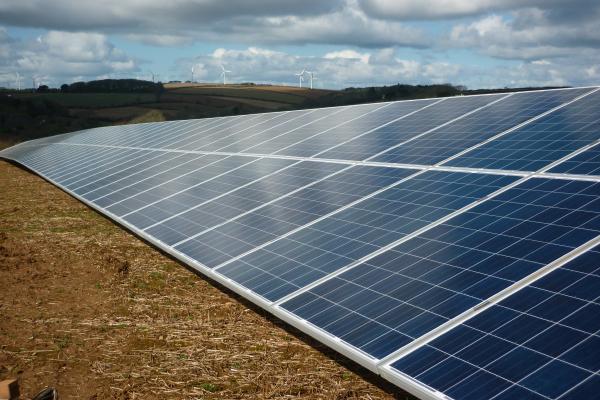 Tauron rozpoczyna projekt fotowoltaiczny na terenach poprzemysłowych