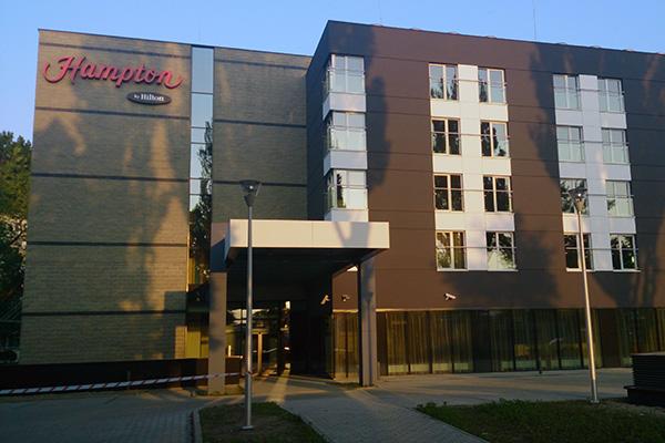 Warszawskie inwestycje: nowy Hampton by Hilton przyjął pierwszych gości