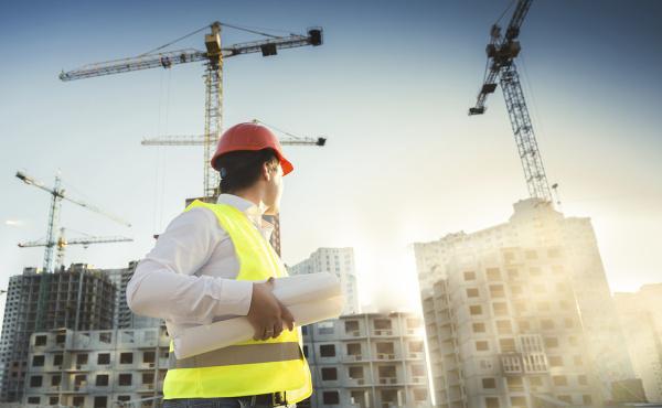 Ile się zarabia w branży nieruchomości?